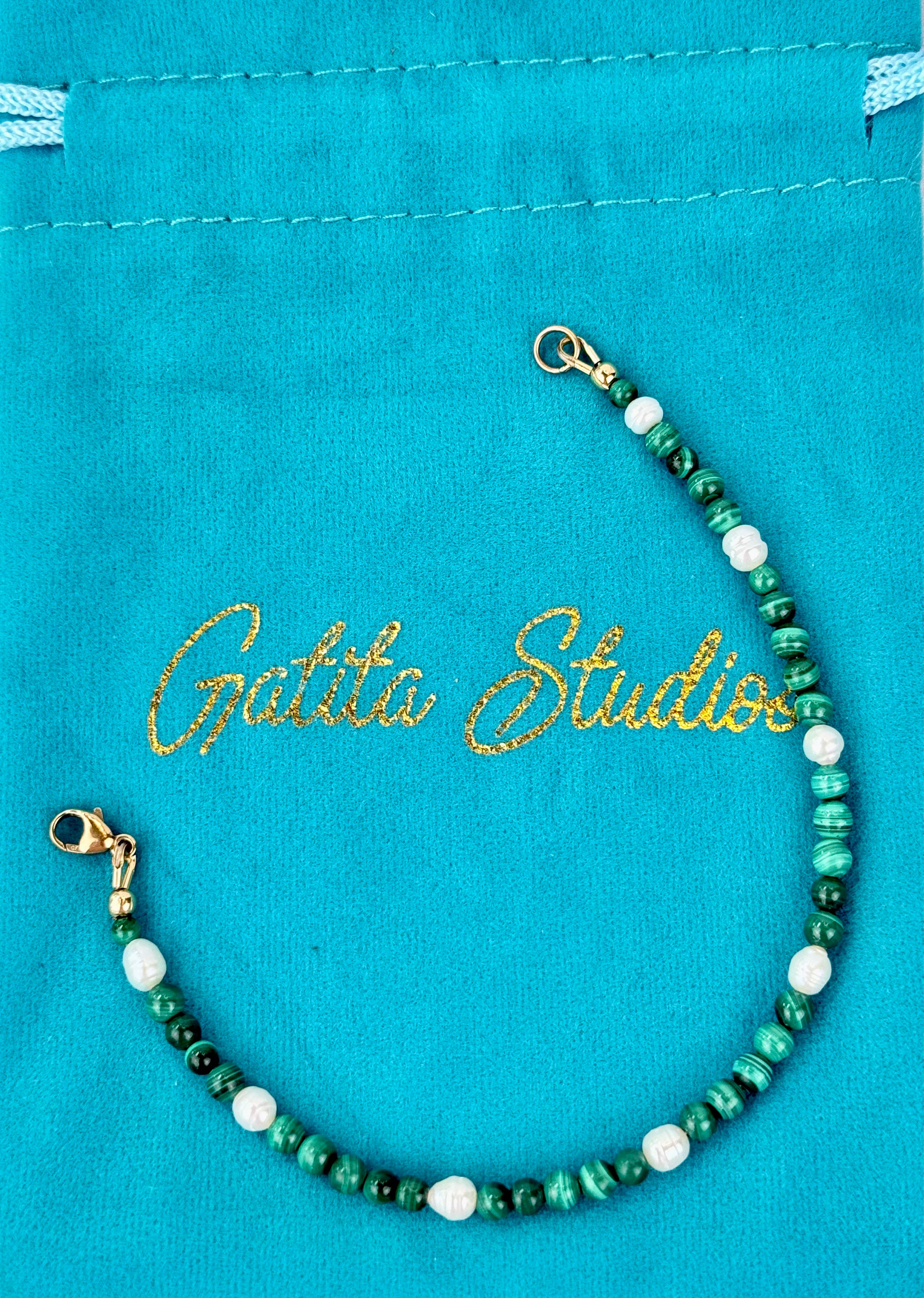 Malachite bracelet with freshwater pearls