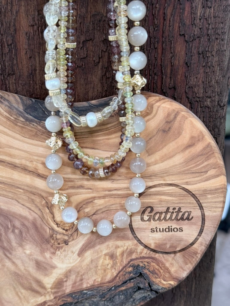 Color change garnet necklace