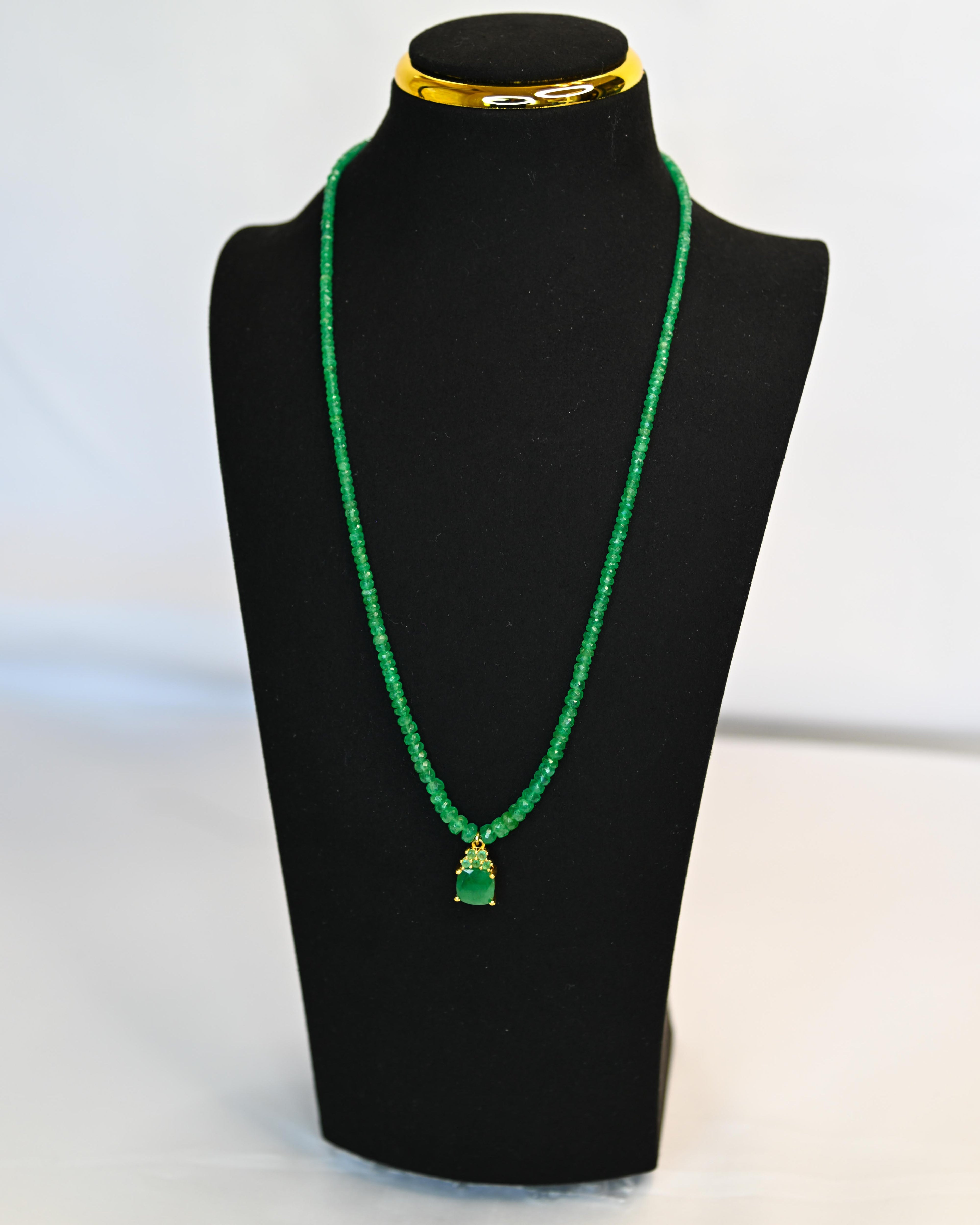 Emerald Beaded necklace with pendant
